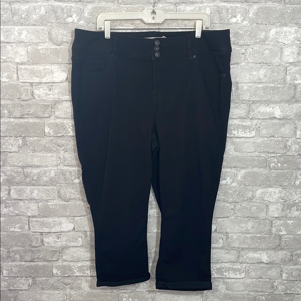 Torrid Black Jegging Crop Jeans